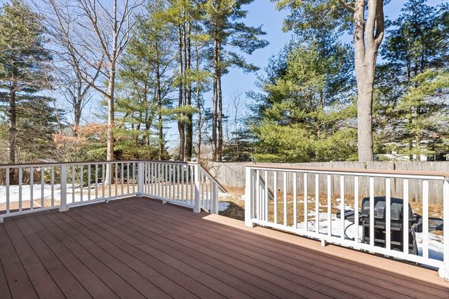 31 Downing St, Norwood, MA 02062