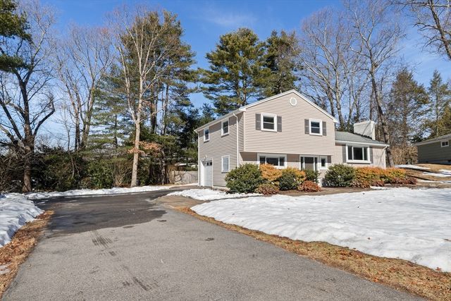 31 Downing St, Norwood, MA 02062