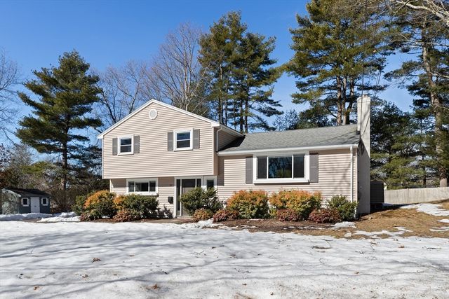 31 Downing St, Norwood, MA 02062