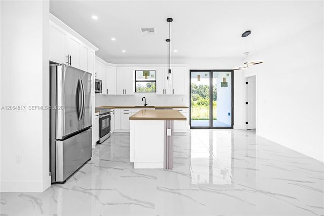 536 Rayford, Lehigh Acres, FL 33974