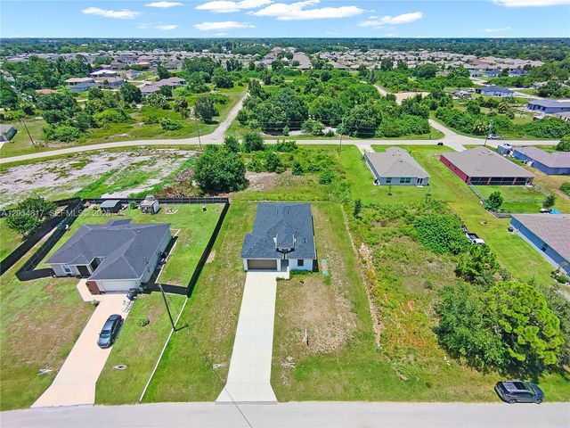 536 Rayford, Lehigh Acres, FL 33974
