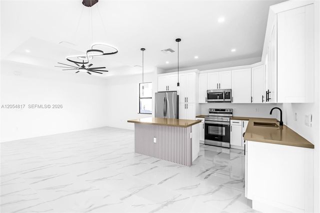 536 Rayford, Lehigh Acres, FL 33974
