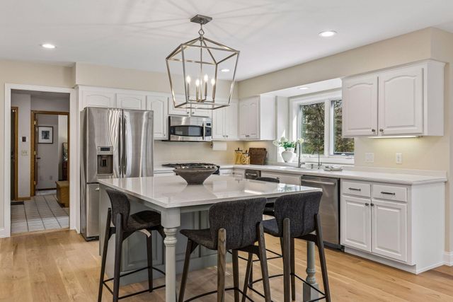 2107 Windsong Circle, Minnetonka, MN 55391