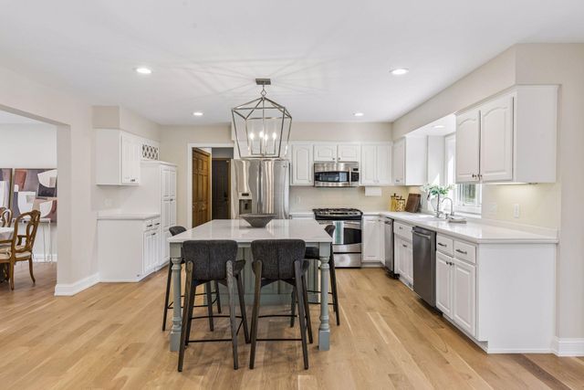 2107 Windsong Circle, Minnetonka, MN 55391