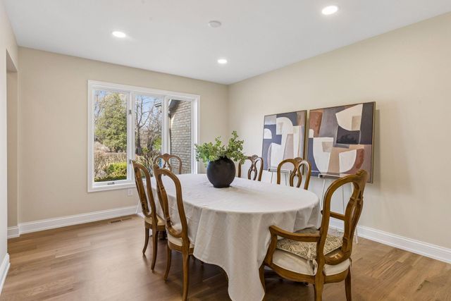 2107 Windsong Circle, Minnetonka, MN 55391