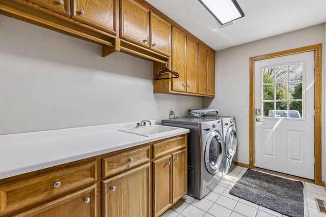 2107 Windsong Circle, Minnetonka, MN 55391