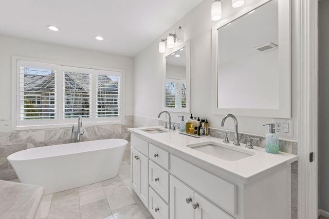 2107 Windsong Circle, Minnetonka, MN 55391