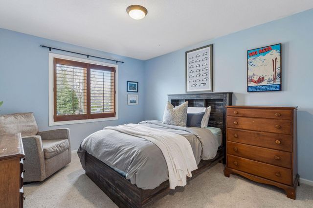 2107 Windsong Circle, Minnetonka, MN 55391