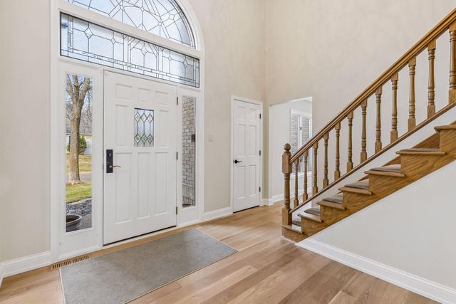 2107 Windsong Circle, Minnetonka, MN 55391