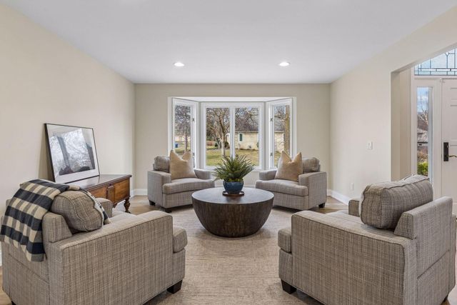 2107 Windsong Circle, Minnetonka, MN 55391