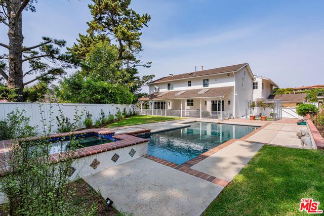 10821 Savona Road, Los Angeles, CA 90077
