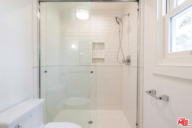 10821 Savona Road, Los Angeles, CA 90077