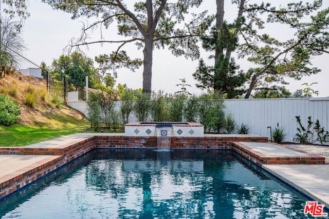 10821 Savona Road, Los Angeles, CA 90077