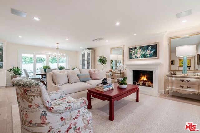 10821 Savona Road, Los Angeles, CA 90077