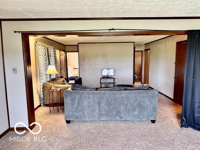 2086 S 300 Road E, Hartford City, IN 47348