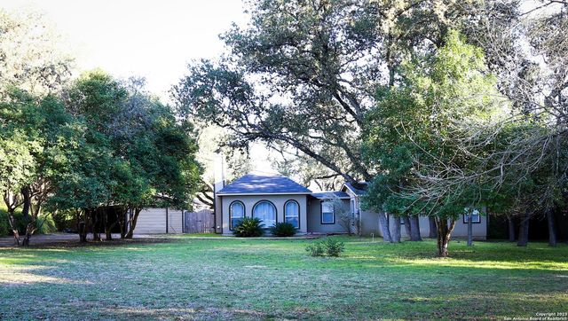 208 S WINSTON LN, Castle Hills, TX 78213