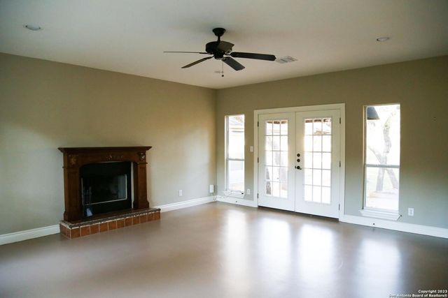 208 S WINSTON LN, Castle Hills, TX 78213