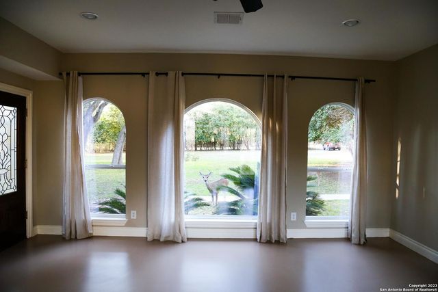 208 S WINSTON LN, Castle Hills, TX 78213