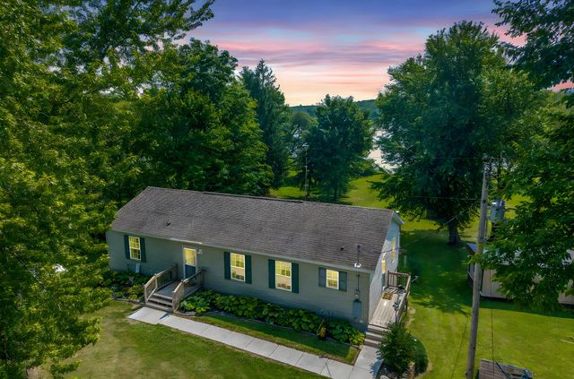 12596 Marilyn Drive, Leroy, MI 49655