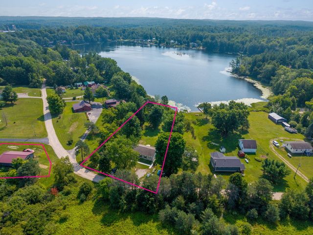 12596 Marilyn Drive, Leroy, MI 49655