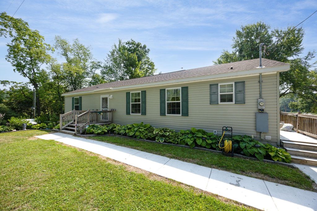 12596 Marilyn Drive, Leroy, MI 49655