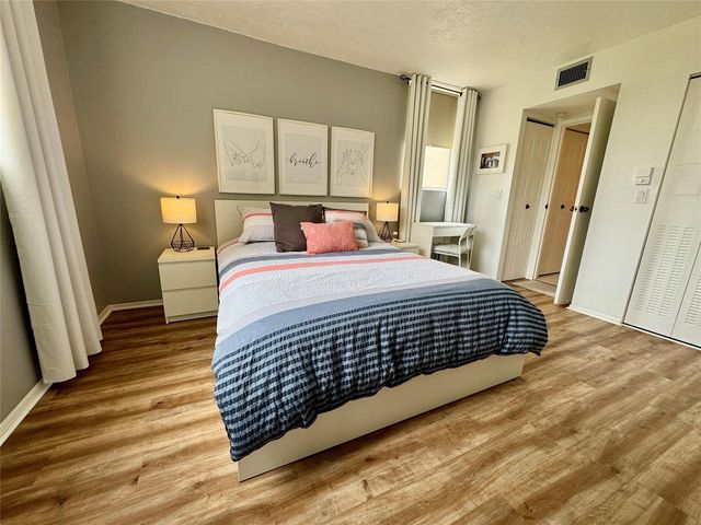 2811 Somerset Drive 206, Lauderdale Lakes, FL 33311