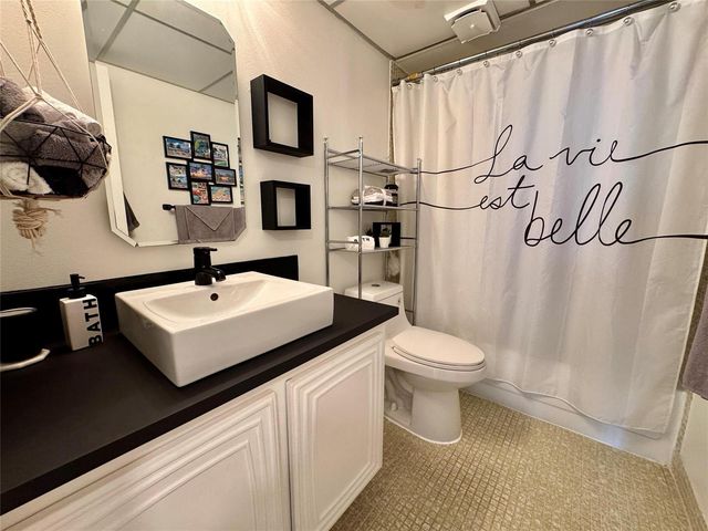 2811 Somerset Drive 206, Lauderdale Lakes, FL 33311