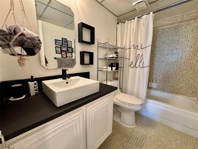 2811 Somerset Drive 206, Lauderdale Lakes, FL 33311