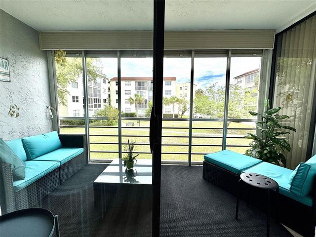 2811 Somerset Drive 206, Lauderdale Lakes, FL 33311
