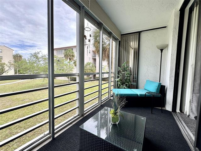 2811 Somerset Drive 206, Lauderdale Lakes, FL 33311