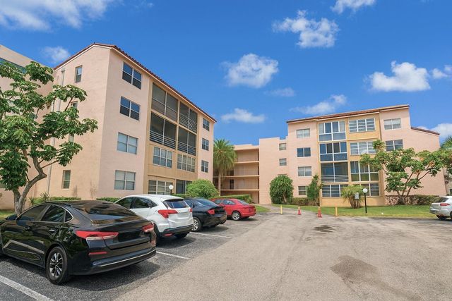 2811 Somerset Drive 206, Lauderdale Lakes, FL 33311
