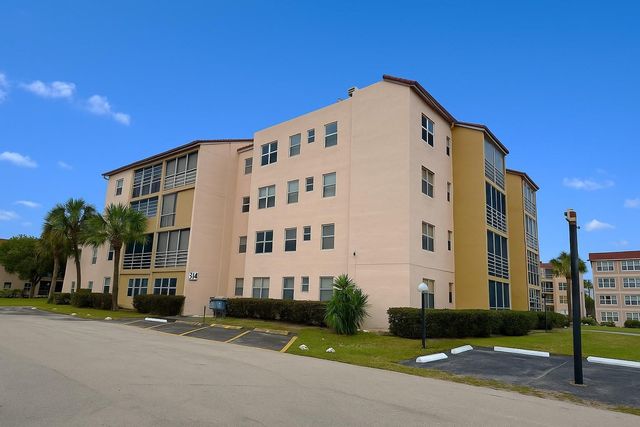 2811 Somerset Drive 206, Lauderdale Lakes, FL 33311