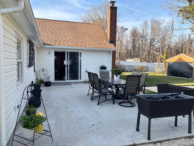 39 Sundial Lane, Bellport, NY 11713