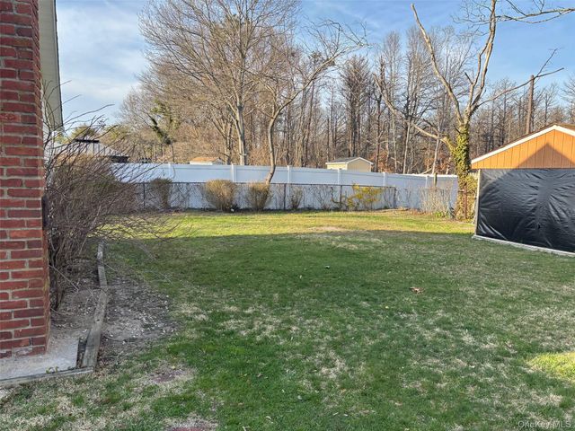 39 Sundial Lane, Bellport, NY 11713