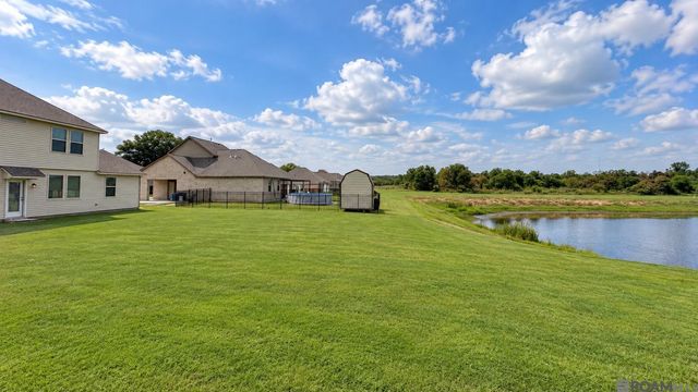 3401 Fountain View Ave, Zachary, LA 70791