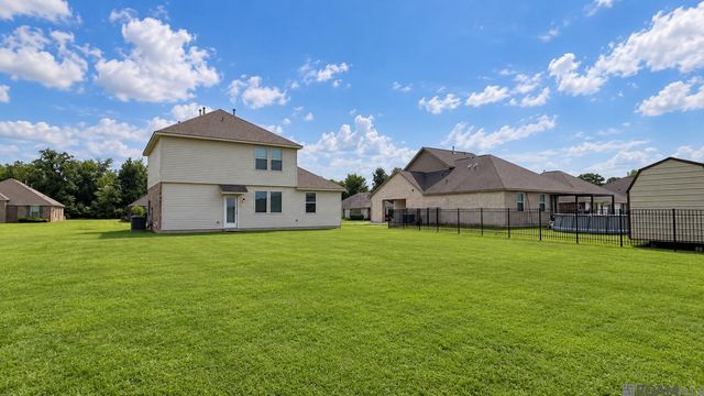 3401 Fountain View Ave, Zachary, LA 70791
