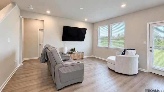 3401 Fountain View Ave, Zachary, LA 70791