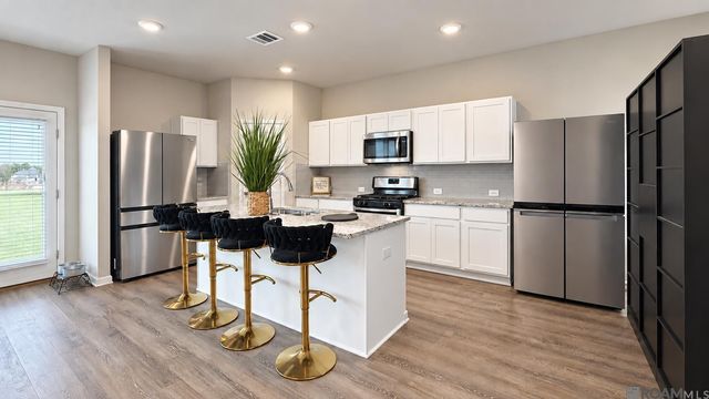 3401 Fountain View Ave, Zachary, LA 70791