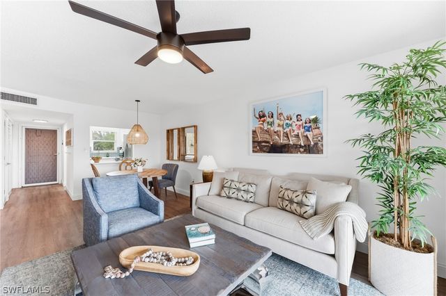 300 Forest Lakes BLVD 312, Naples, FL 34105