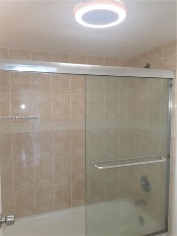 100 Bayview Dr 208, Sunny Isles Beach, FL 33160
