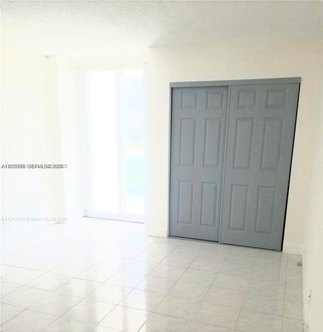 100 Bayview Dr 208, Sunny Isles Beach, FL 33160