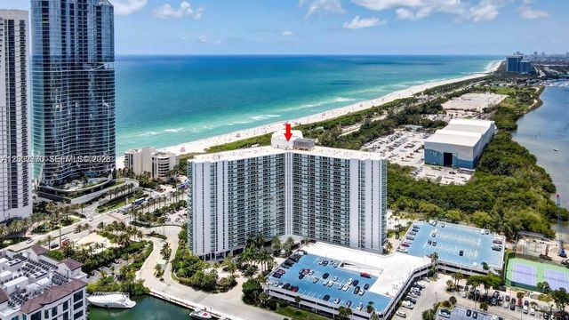 100 Bayview Dr 208, Sunny Isles Beach, FL 33160
