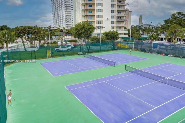100 Bayview Dr 208, Sunny Isles Beach, FL 33160