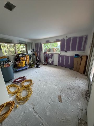 15171 SW 70th St, Miami, FL 33193