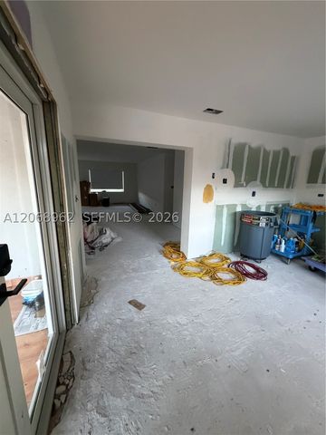 15171 SW 70th St, Miami, FL 33193