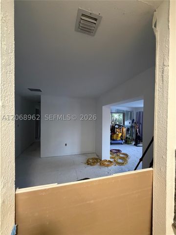 15171 SW 70th St, Miami, FL 33193