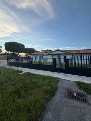 15171 SW 70th St, Miami, FL 33193