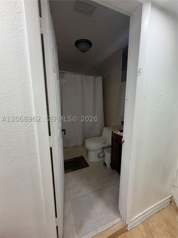 15171 SW 70th St, Miami, FL 33193