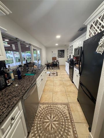 15171 SW 70th St, Miami, FL 33193