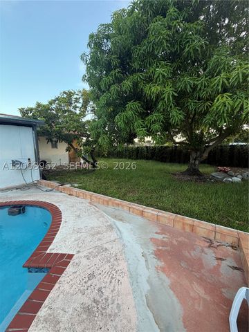 15171 SW 70th St, Miami, FL 33193
